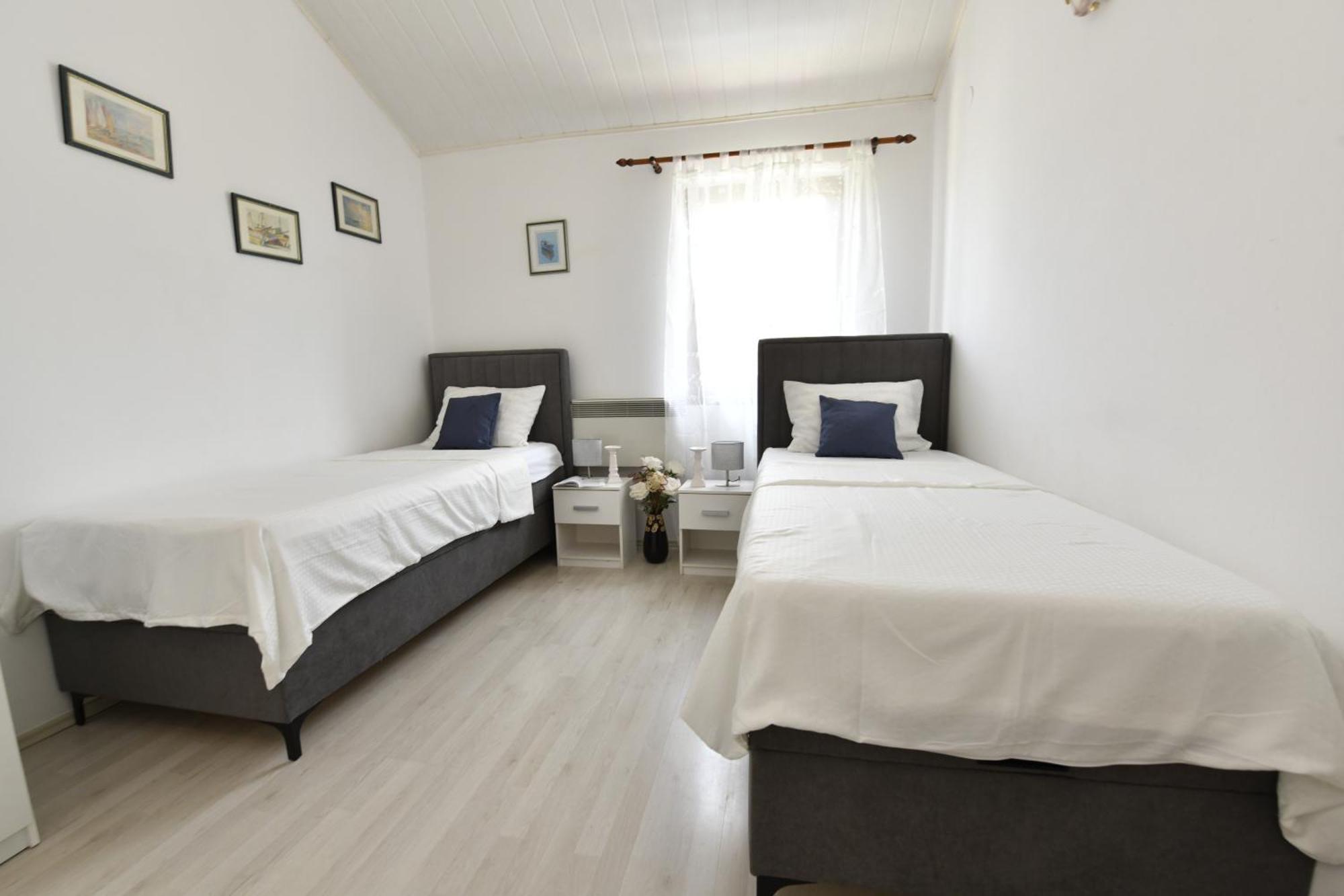 Apartments Villa Herak Porec Esterno foto